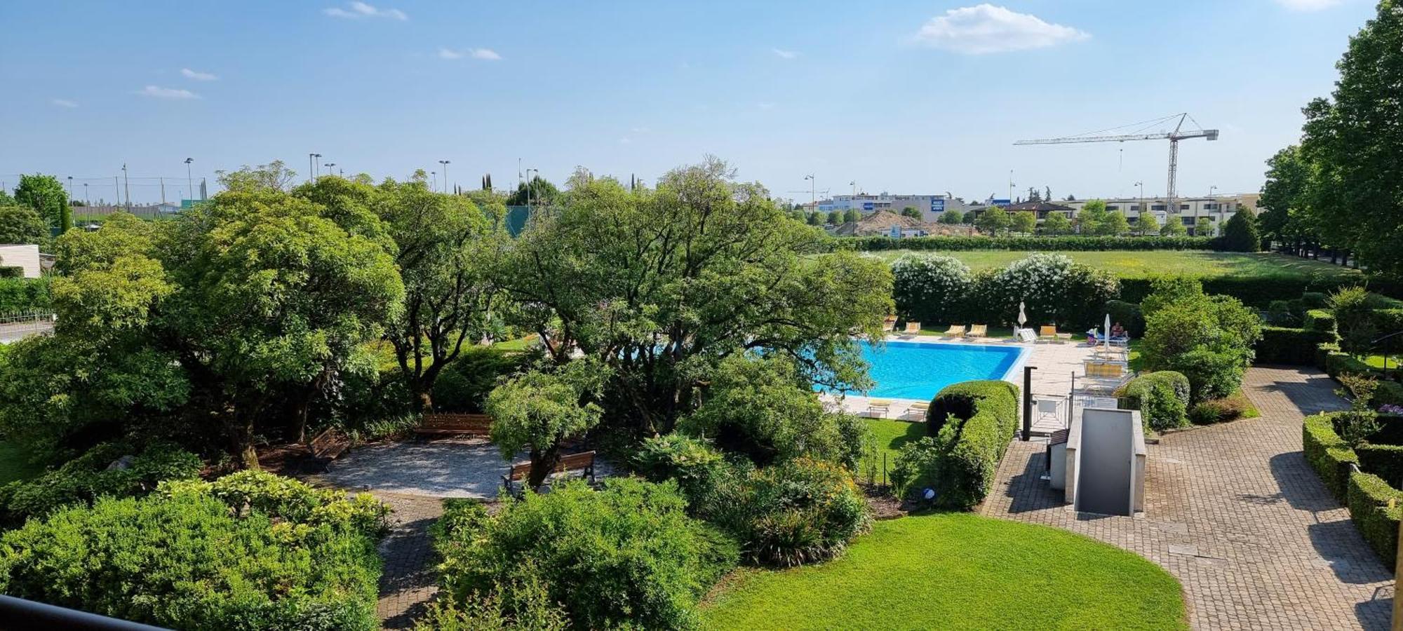 Dolce Blu Sirmione Apartment Rivoltella del Garda Exterior foto