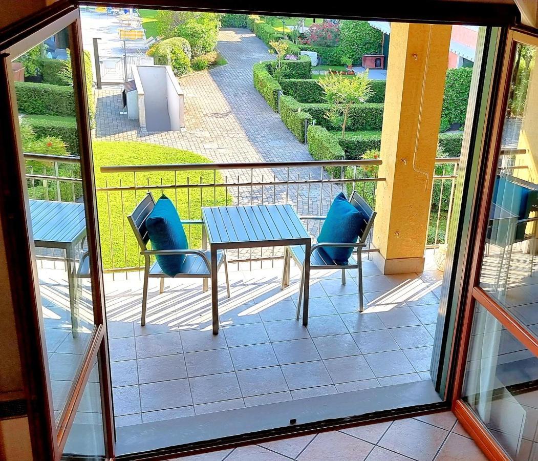 Dolce Blu Sirmione Apartment Rivoltella del Garda Exterior foto