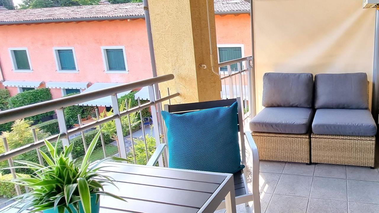 Dolce Blu Sirmione Apartment Rivoltella del Garda Exterior foto