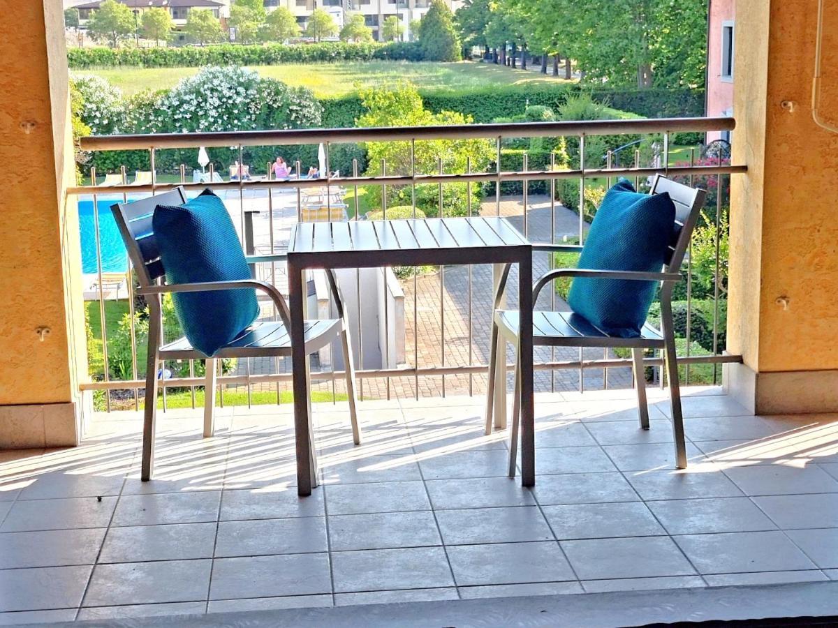 Dolce Blu Sirmione Apartment Rivoltella del Garda Exterior foto