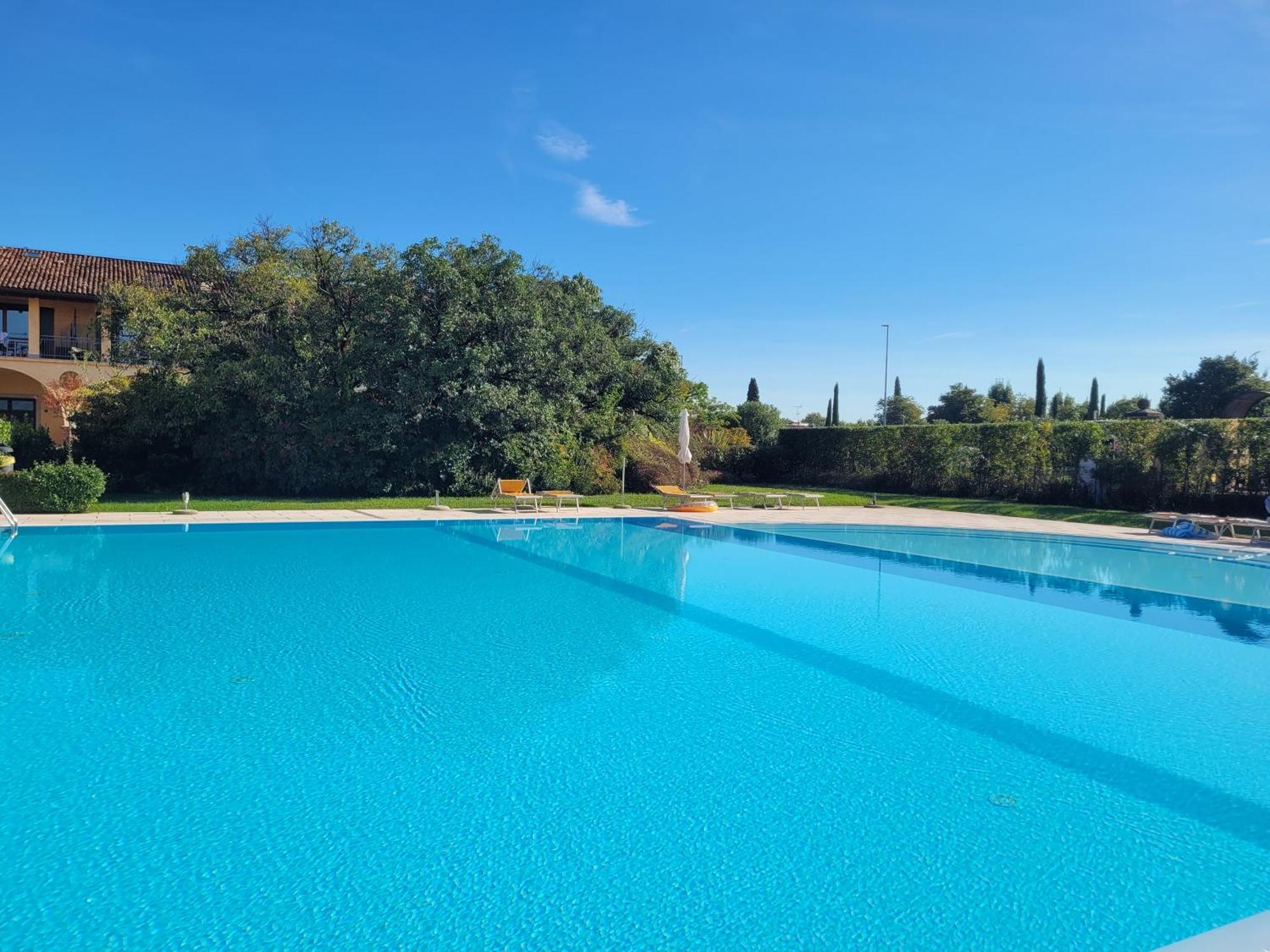 Dolce Blu Sirmione Apartment Rivoltella del Garda Exterior foto